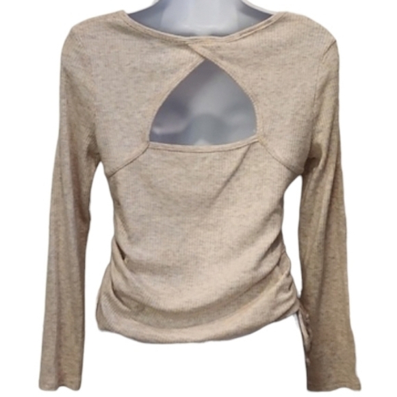 I.N. San Francisco Speckled Ruched Cut Out Back Top - Picture 6 of 8